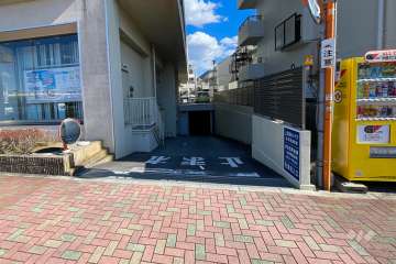 駐車場の出入り口