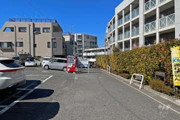 敷地南側にある月極駐車場