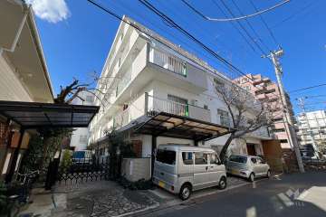 ダイアパレス上落合の外観（南東側から）