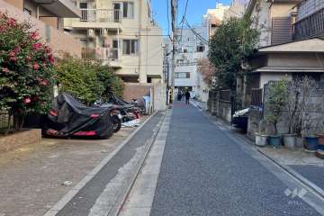 敷地東側の前面道路