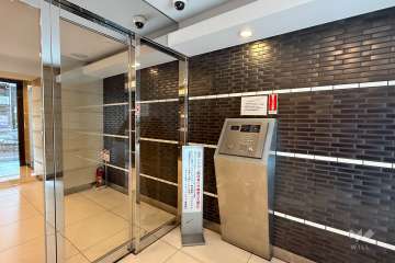 エントランスはオートロック付きです。