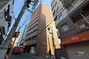 フェニックス新宿7丁目の外観（北西側から）