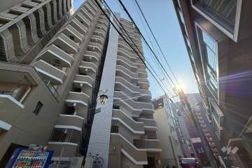 アクサス新宿タワーズウエストの外観（北東側から）