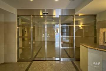 エントランスはオートロック付きです。