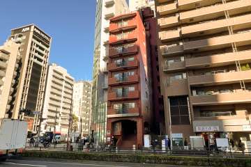 ライオンズマンション新宿第2の外観（南東側から）