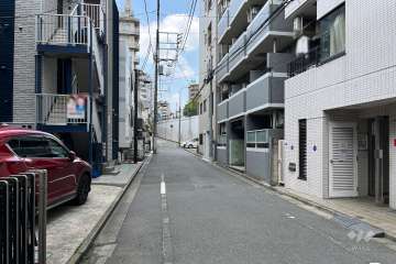 敷地南側の前面道路