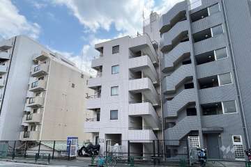 菱和パレス新宿7丁目の外観（北西側から）