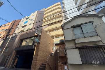 ライオンズマンション新宿御苑前第２の外観（南東側から）