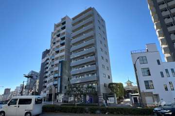 ノバ新宿の外観（北西側から）