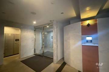 エントランスはオートロック付きです。