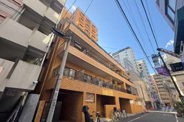 ダイアパレス新宿1丁目の外観（北東側から）