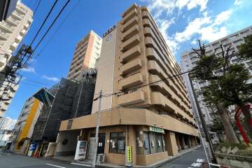 ライオンズマンション新宿東公園の外観（北西側から）