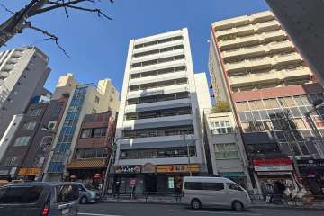 ヴェラハイツ新宿御苑の外観（南側から）