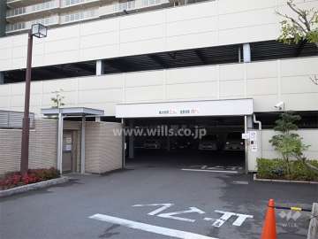 駐車場棟の入り口