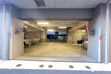 敷地内駐車場（屋内機械式）