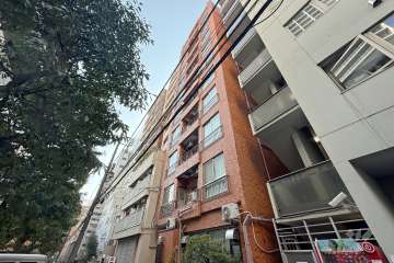 ライオンズマンション新宿の外観（北東側から）