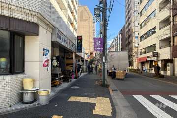 敷地南側の前面道路