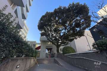 グランドメゾン戸山の外観（北側から）