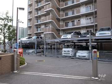 敷地内駐車場（ロボットゲート付き）