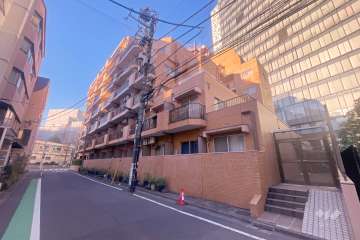 ライオンズガーデン新宿の外観（北東側から）