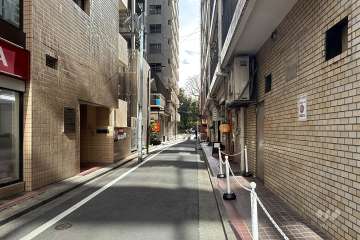 敷地南東側の前面道路