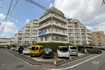 戸山マンションの外観（南東側から）