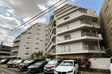 戸山マンションの外観（北東側から）