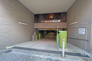 駐車場の出入り口