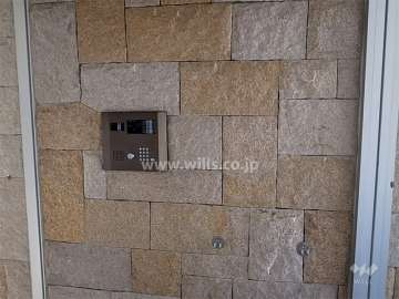 エントランスはオートロック付きです。