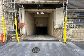 駐車場の出入り口