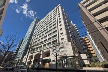 ルネ御苑プラザの外観（南東側から）