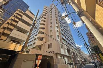 ルネ御苑プラザの外観（北東側から）