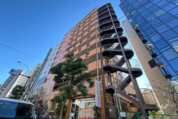 リレント新宿の外観（北西側から）