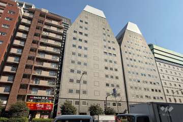 ラ・ベルティ新宿の外観（北西側から）