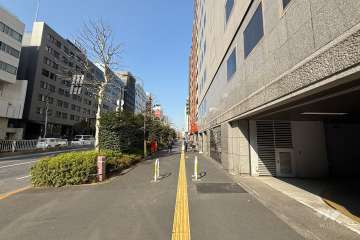 敷地西側の前面道路　