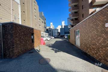 駐車場の出入り口