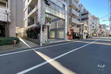 敷地北側の前面道路
