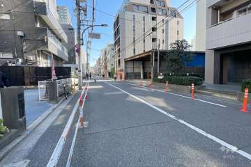 敷地北側の前面道路　