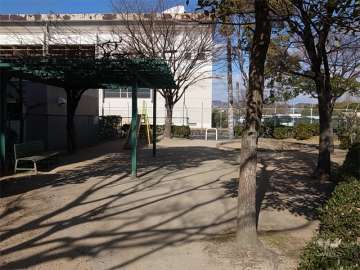 敷地に隣接した公園