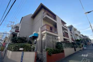 西新宿コーポビアネーズの外観（北西側から）