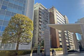 トーカン新宿キャステールの外観（北西側から）