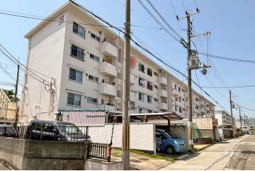 杭瀬第八団地28号棟の外観（南東側から）