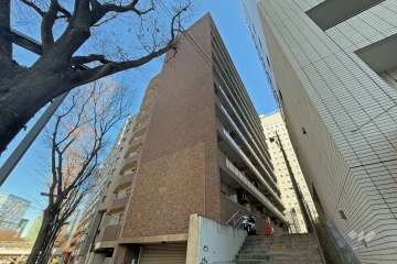 トーカン新宿第2キャステールの外観（南西側から）