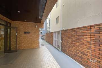 エントランス・駐輪場の出入り口　