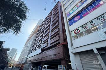 新宿ダイカンプラザA館の外観（北東側から）