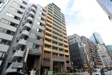 フィールM西新宿の外観（南側から）