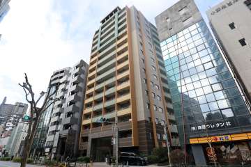 フィールM西新宿の外観（西側から）