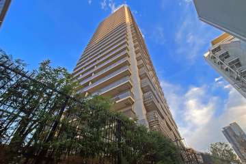 パークタワー西新宿エムズポートの外観（西側から）