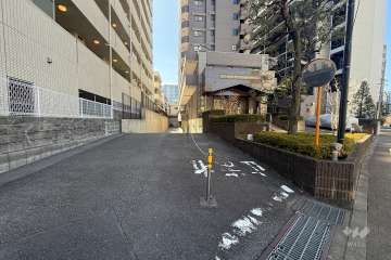 駐車場の出入り口