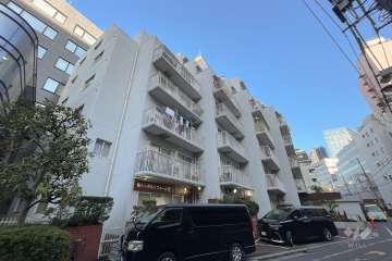 西新宿ハウスの外観（南東側から）
